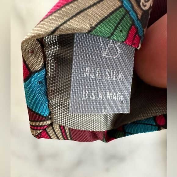 Mickey Mouse Disney Silk Tie 3.5” W 51” L - Picture 11 of 12